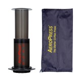 AeroPress® by Aerobie Inc kávékészítő - Hordozható táskával + AJÁNDÉK / Barshaker Coffee Roasters - Frissen Pörkölt Kávé ( 250g )